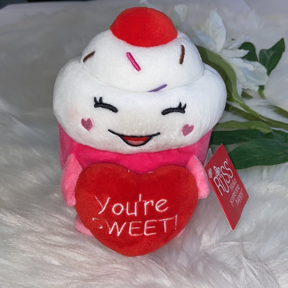 RUSS Cupcake Valentine's Day Plush - You're Sweet!